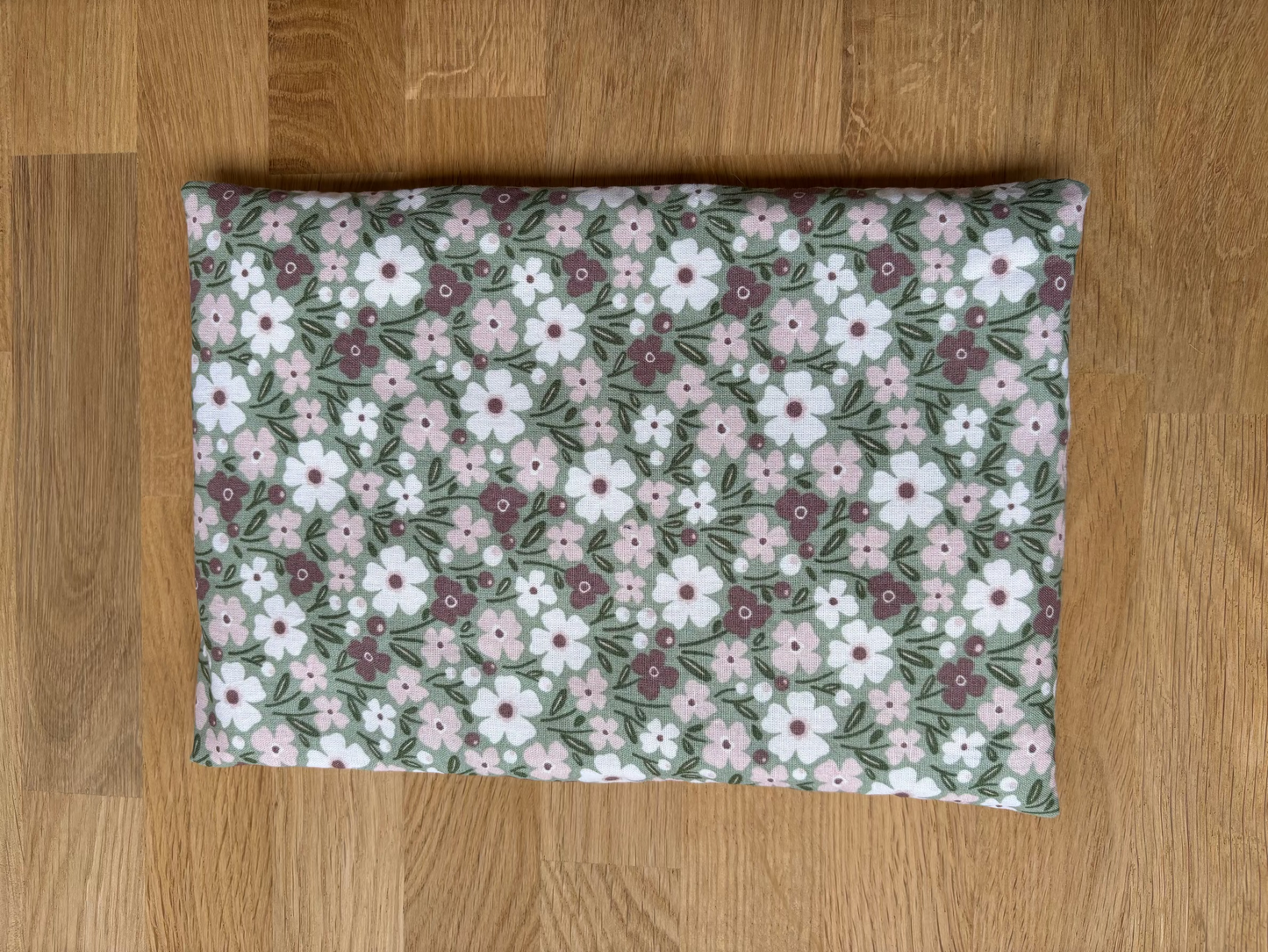 Wärmekissen Kühlkissen Blume olive 16x24cm